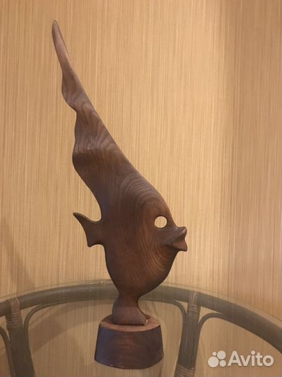 Статуэтка из дерева
