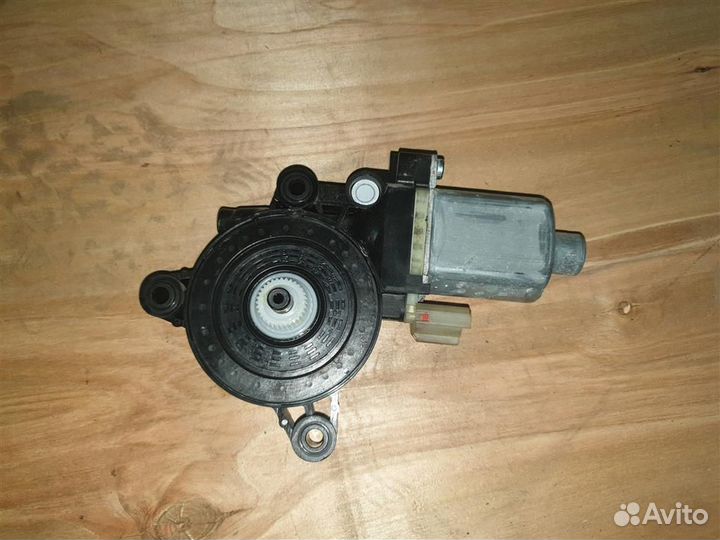 Моторчик стеклоподъемника Hyundai Solaris 2 17