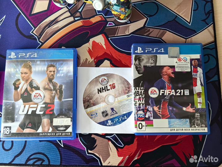 Sony PS4 / 2 новых джостика