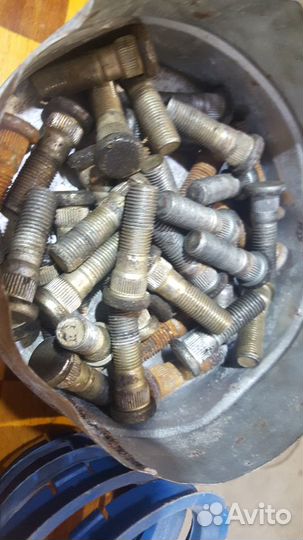 Болты и гайки колёс