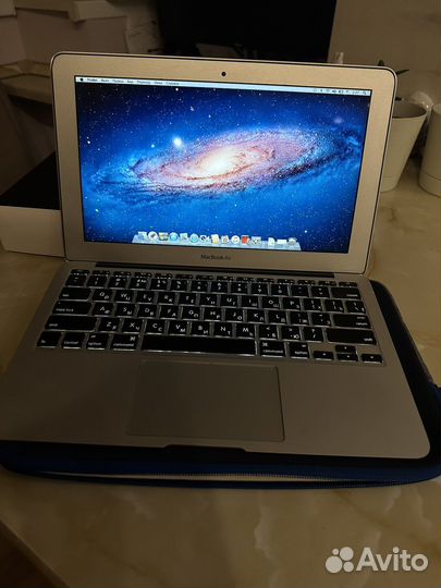 Apple MacBook Air 11 2011
