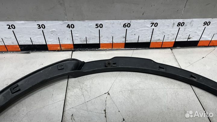 Накладка заднего крыла правого Land Rover Discovery Sport