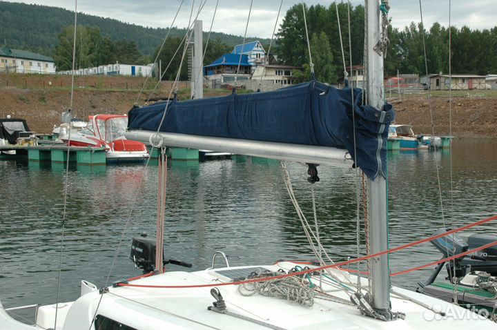 Парусная яхта