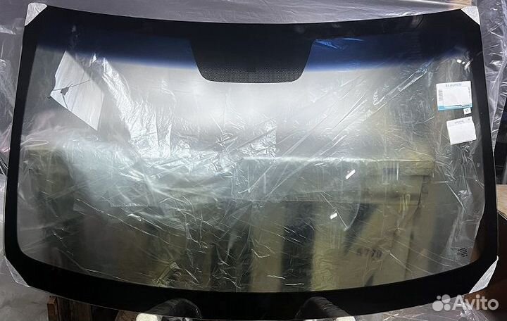 Лобовое стекло Nissan Serena 2 C24 1999-2005 spekt