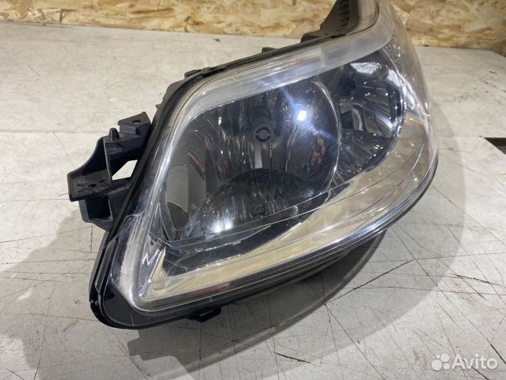 Фара галогеновая левая Citroen C4