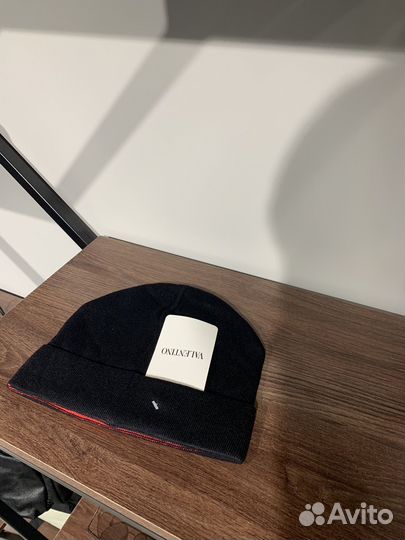 Шапка Valentino