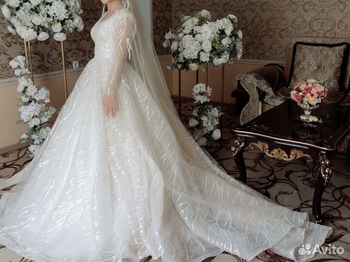 Свадебное платье