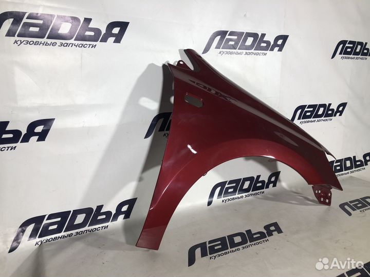 Крыло VW Polo правое Красный ruby RED V9/ LA3Q