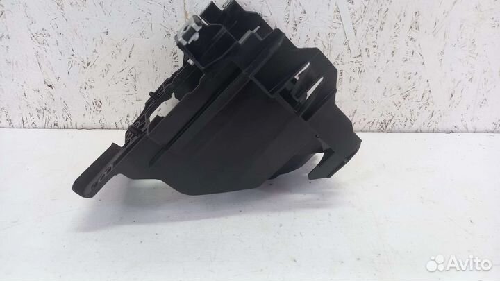 Кронштейн предохранителей Volkswagen Passat CC