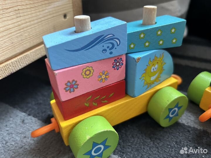 Деревянные и мягкие игрушки для малышей листайте