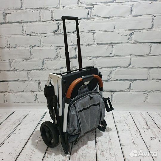 Коляска складной прогулочный