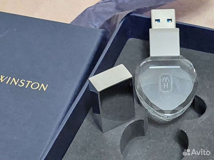 Аксессуары Harry Winston одним лотом