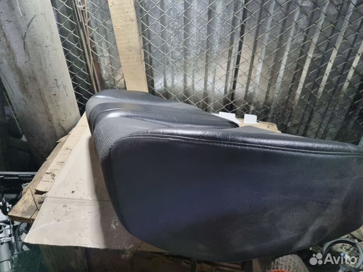 Задний диван, Epica