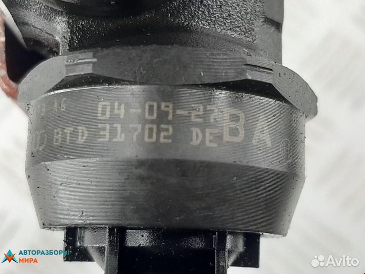 Форсунка Volkswagen Caddy 3 2005 038130073AG