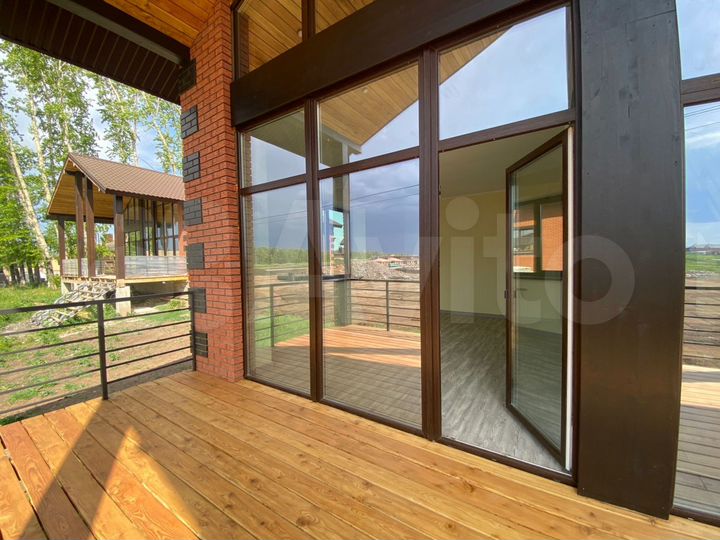 Коттедж 155 м² на участке 6,5 сот.