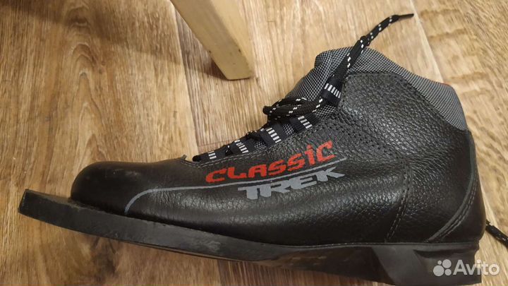 Лыжные ботинки