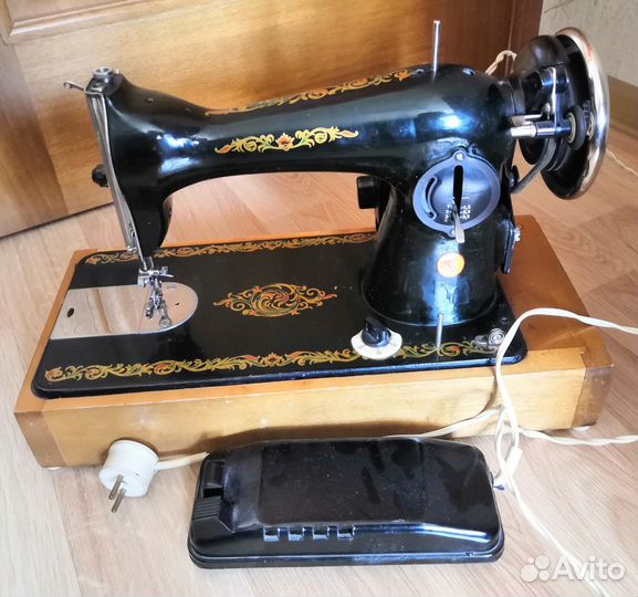 Швейная машина Подольск с электроприводом
