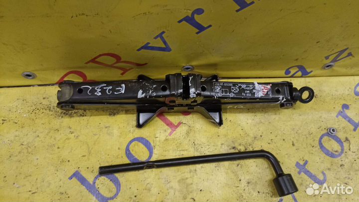 Домкрат винтовой nissan primera p12