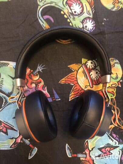 Беспроводные наушники и мышь