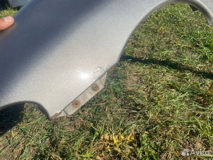 Крыло переднее левое на Dodge Caravan 1999