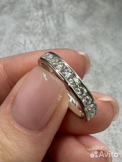 Золотое кольцо с бриллиантами дорожка