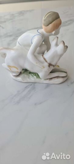 Статуэтка Юный пограничник с собакой, лфз