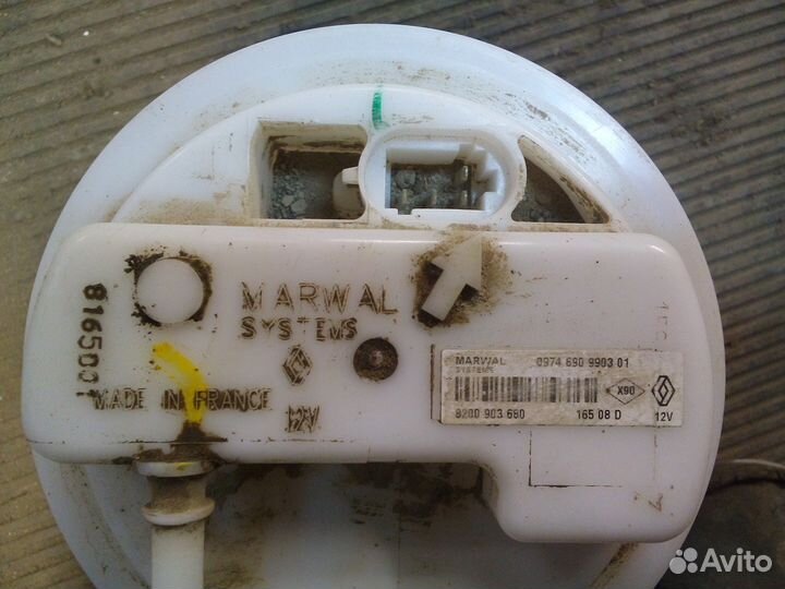 Renault Logan бензонасоса