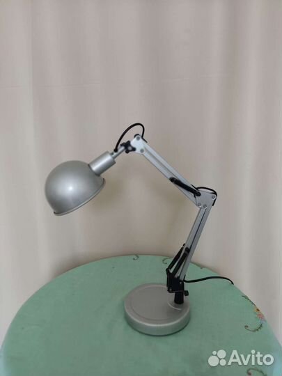 Лампа настольная