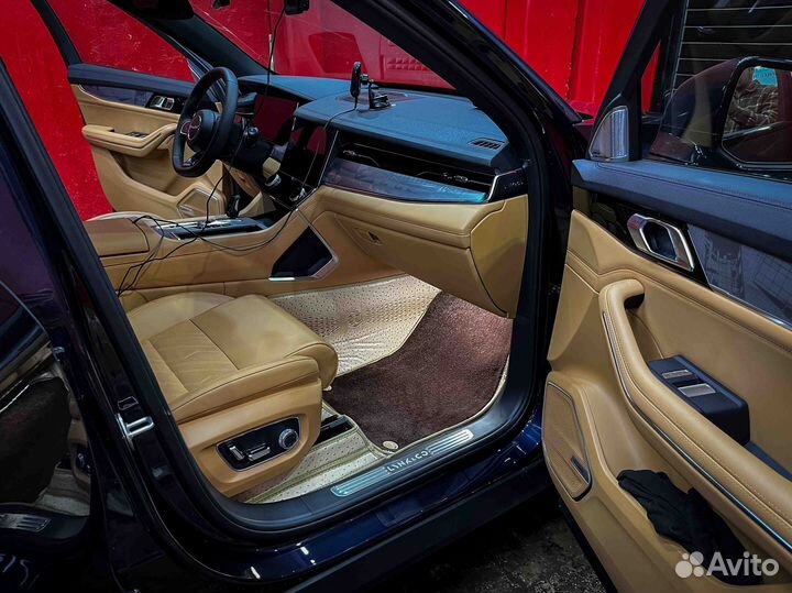 Ковры в салон Lynk&Co 09