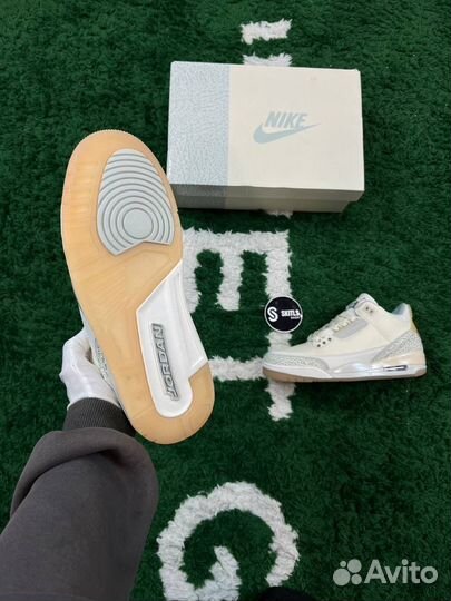 Кроссовки jordan 3 белые