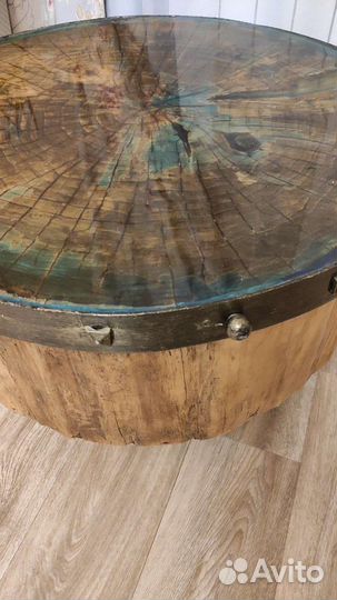 Столик из спила дерева на колёсах/смола/ковка