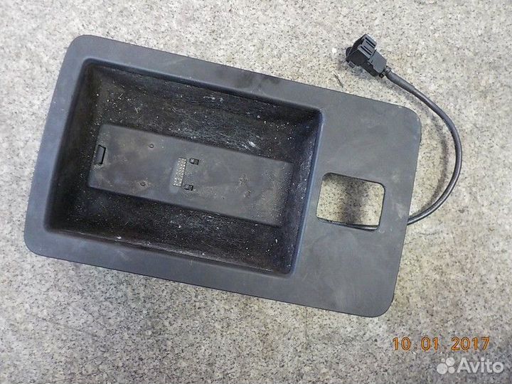 Отсек для телефона в центральную консоль Audi S8