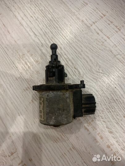 Мотор коректора фары Тойота/Лексус