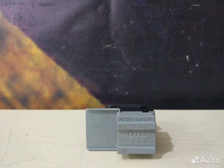 Кнопка стеклоподъемника Audi Allroad C5 ARE 2001