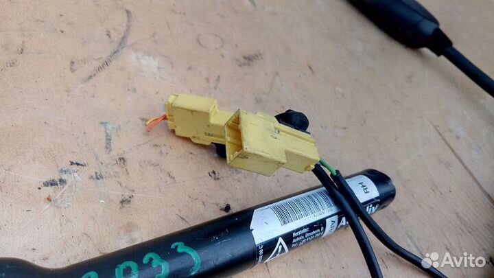 Преднатяжитель ремня передних сидений Astra J