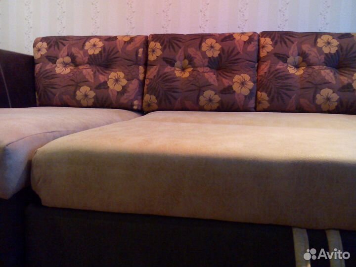 Диван угловой