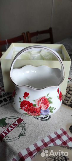 Конфетница с ручкой керамика