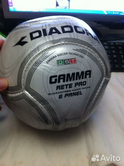 Футбольный мяч крутой