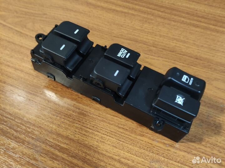 Блок кнопок стеклоподъемников kia soul 1 (AM) 2008