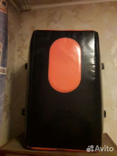 Подушка настенная для ударов 65х50 от стены 32см