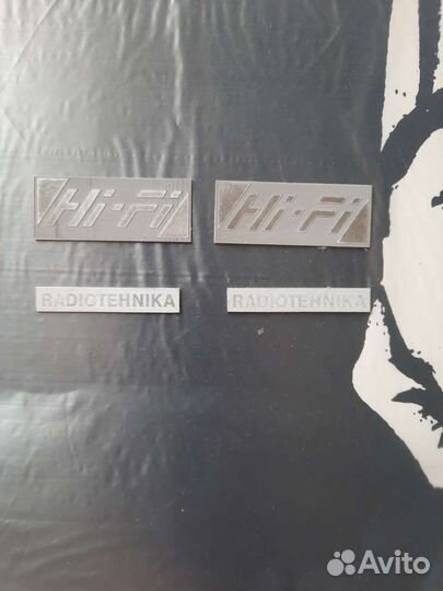 Металлические эмблемки Radiotehnika s 90(новые)