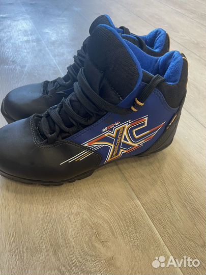 Лыжные ботинки