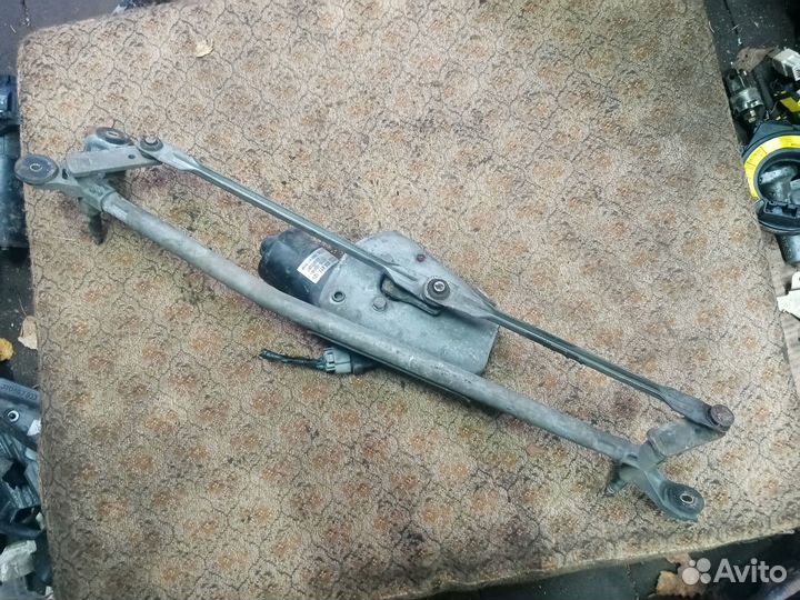 Трапеция дворников на Тойота Авенсис 2001 год
