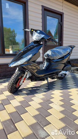 Скутер Vento Corsa