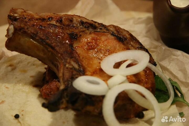 Повар мангальшик на море