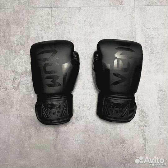 Боксерские перчатки Venum Neo Black Венум