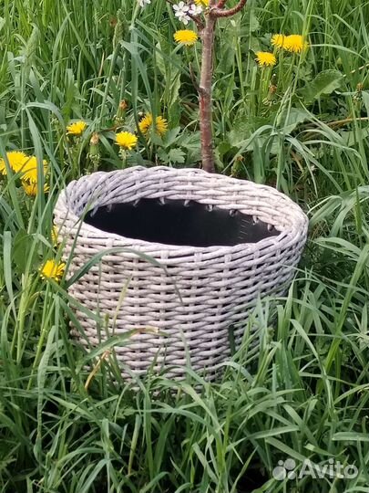 Кашпо из ротанга ручная работа