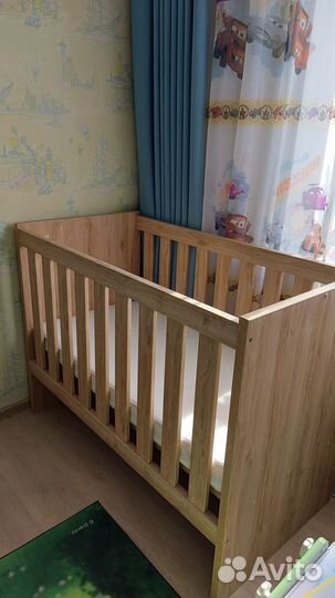 Продаётся детская кроватка