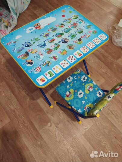 Набор детской складной мебели. Стол и стул