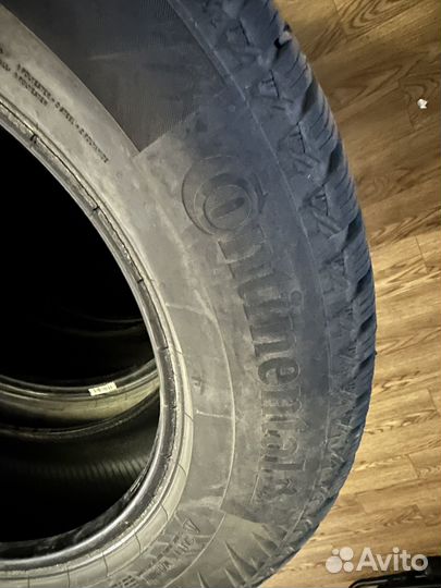 Continental IceContact 2 SUV 215/65 R17 110T